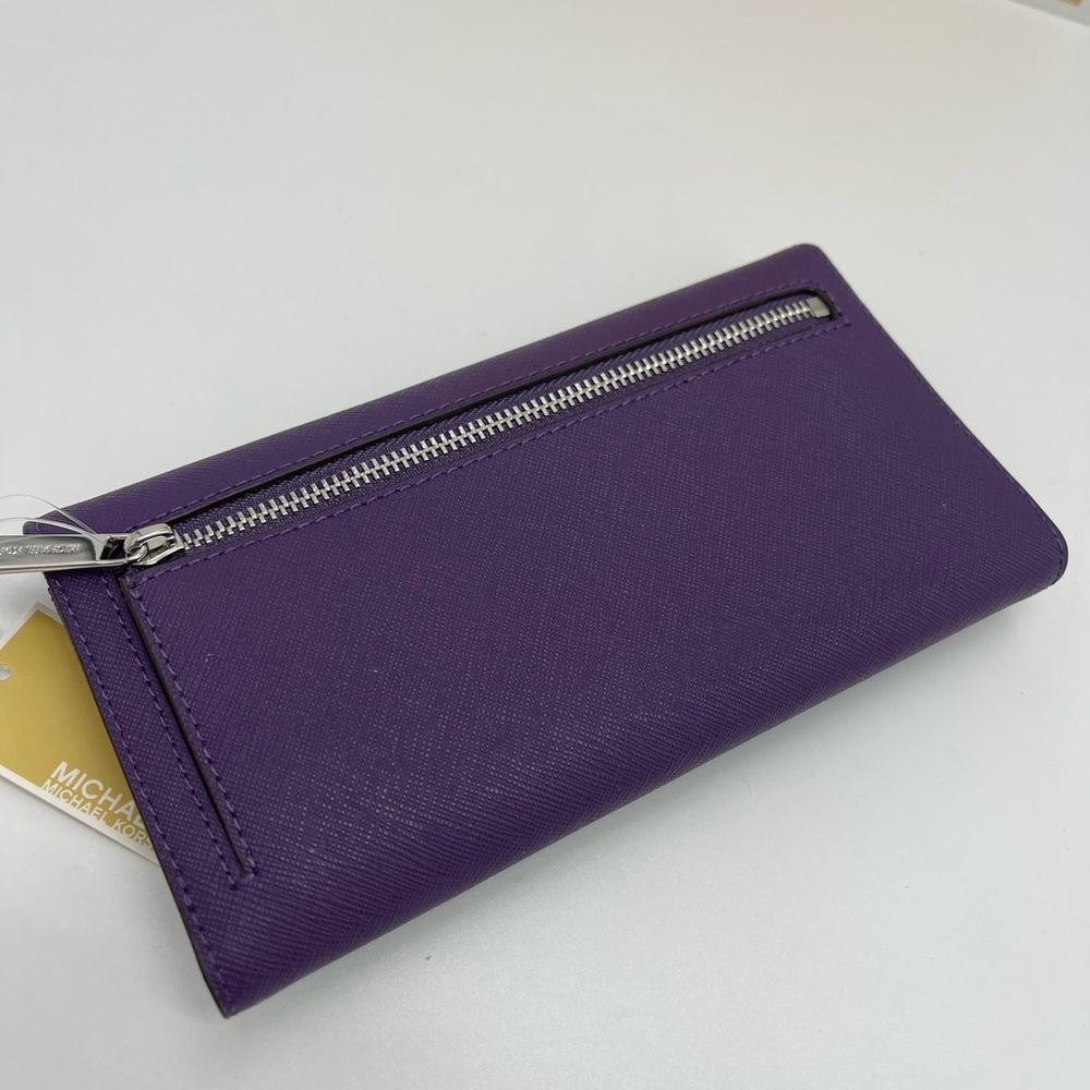 Michael Kors Lg Jet Set Travel Trifold Leather Wallet 
Dark Purple 
NWT - Picture 6 of 16